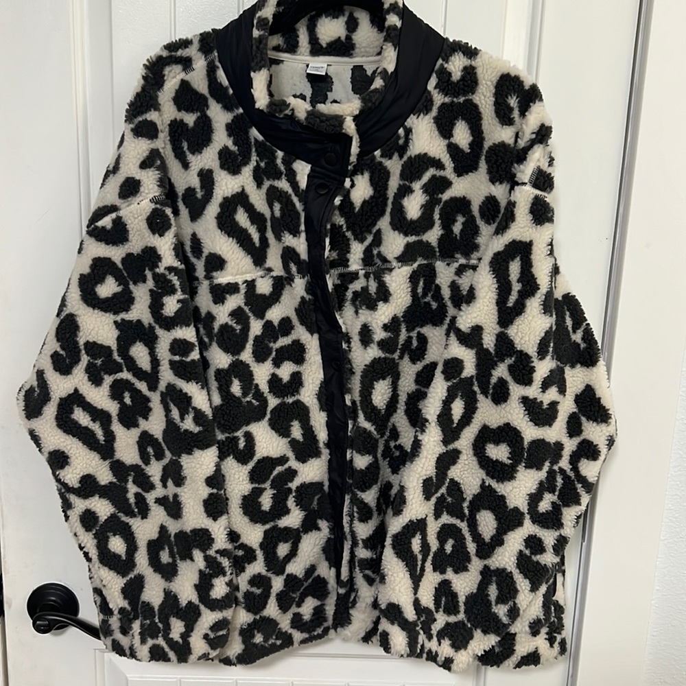 Old Navy Snow leopard Sherpa Jacket